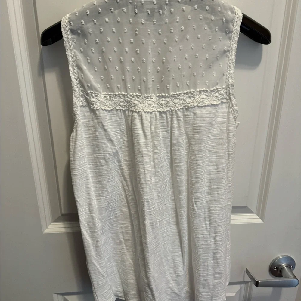 For Cynthia - Cream Sleeveless Blouse with Ruffled Mandarin Collar - Size Small - Picture 4 of 6